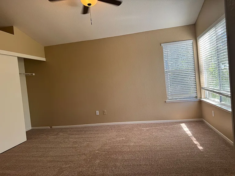 8459 Leaning Tree Ct — Photo 15