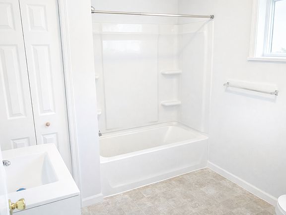 2nd image of 128 Oak St Unit 1