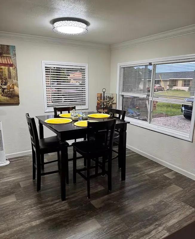 3 bed, 1.0 bath, 756 sqft, $1,700 — Photo 3