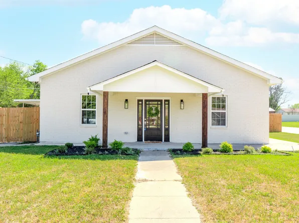 1812 Carpenter St, Bridgeport, TX 76426