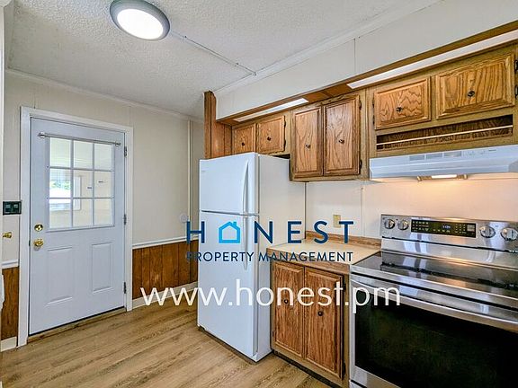 4th image of 1860 Hallowell Rd