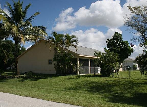3rd image of 1328 SW 25th St