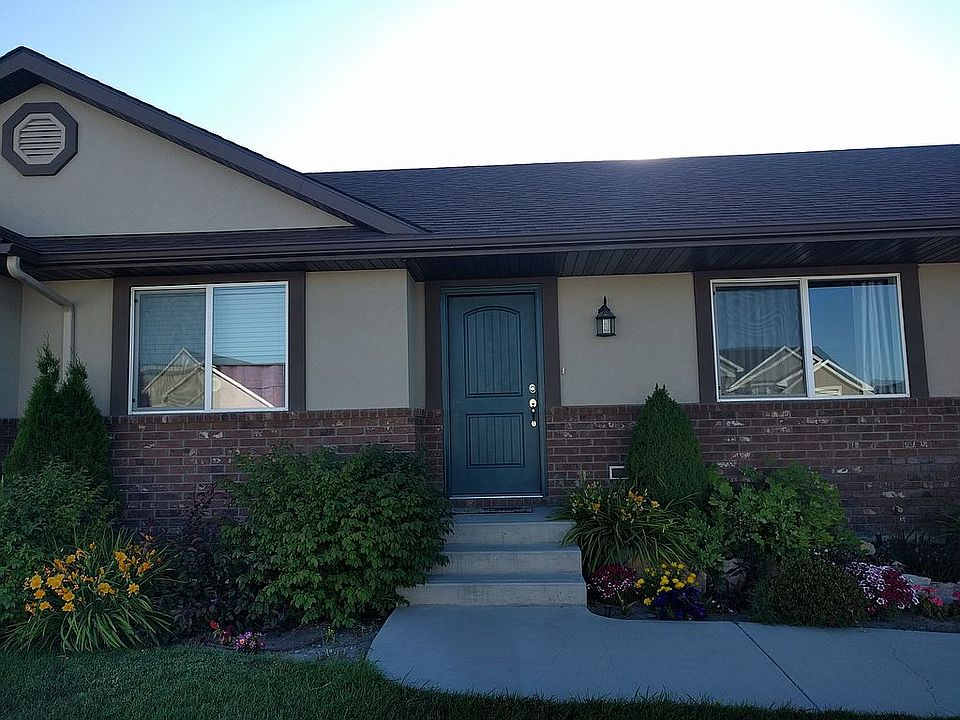 1st image of 625 Canyon Springs Dr