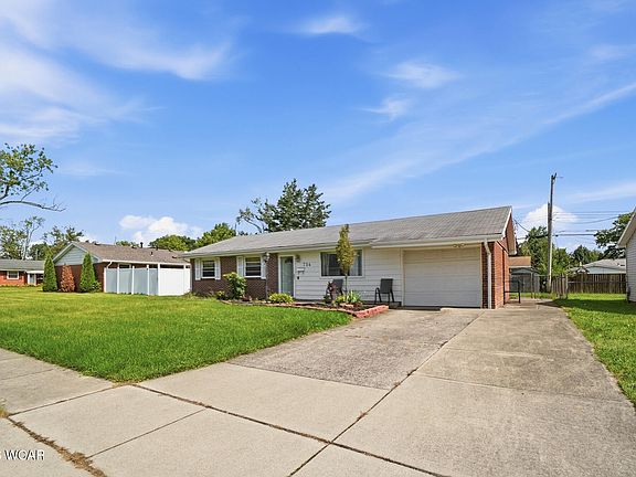 2nd image of 754 Mackenzie Dr