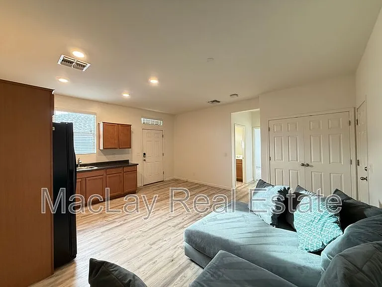2372 E Dust Devil Dr — Photo 31