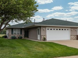 1812 Clubhouse Dr NE, Stewartville, MN 55976