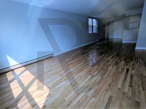 2nd image of 1446 N Dearborn St #U2a