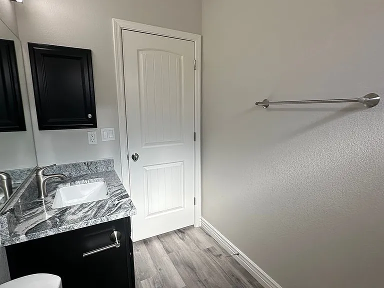 2743 Chambers Ave — Photo 9
