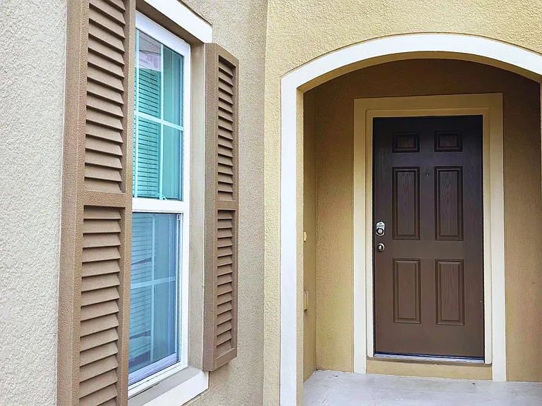 140 Primrose Dr — Photo 2