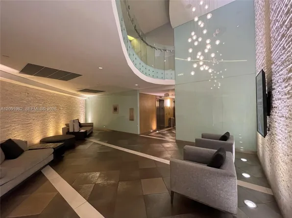 92 SW 3rd St APT 5012, Miami, FL 33130