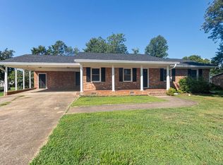 144 Greenbriar Dr, Gaffney, SC 29341