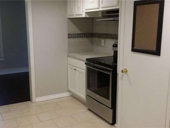 4th image of 2131 E Irving Blvd