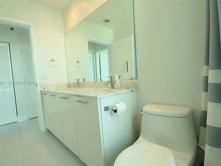 950 Brickell Bay Dr #5000 — Photo 25