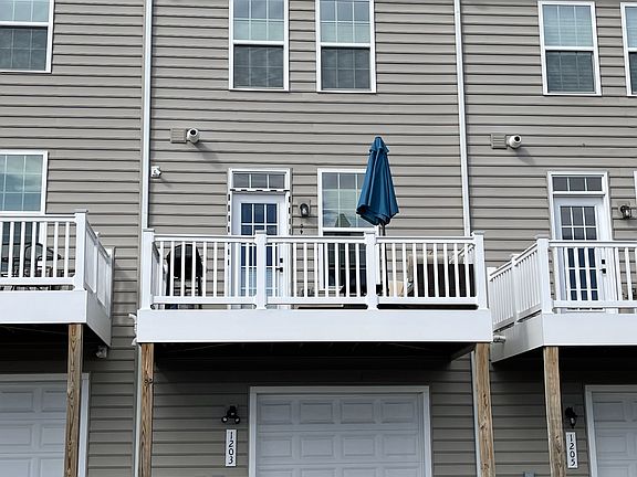 View of back of the house with balcony