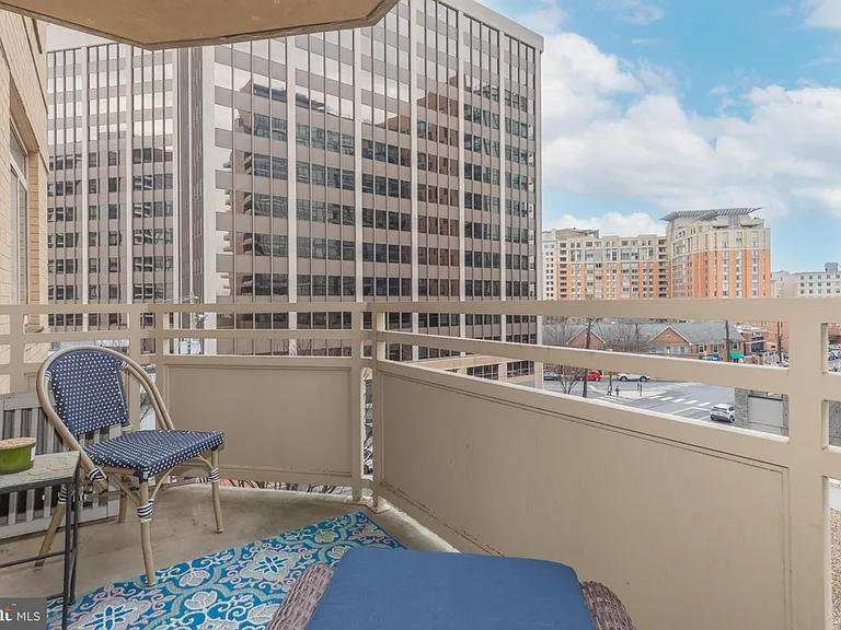 4801 Fairmont Ave #411 — Photo 11