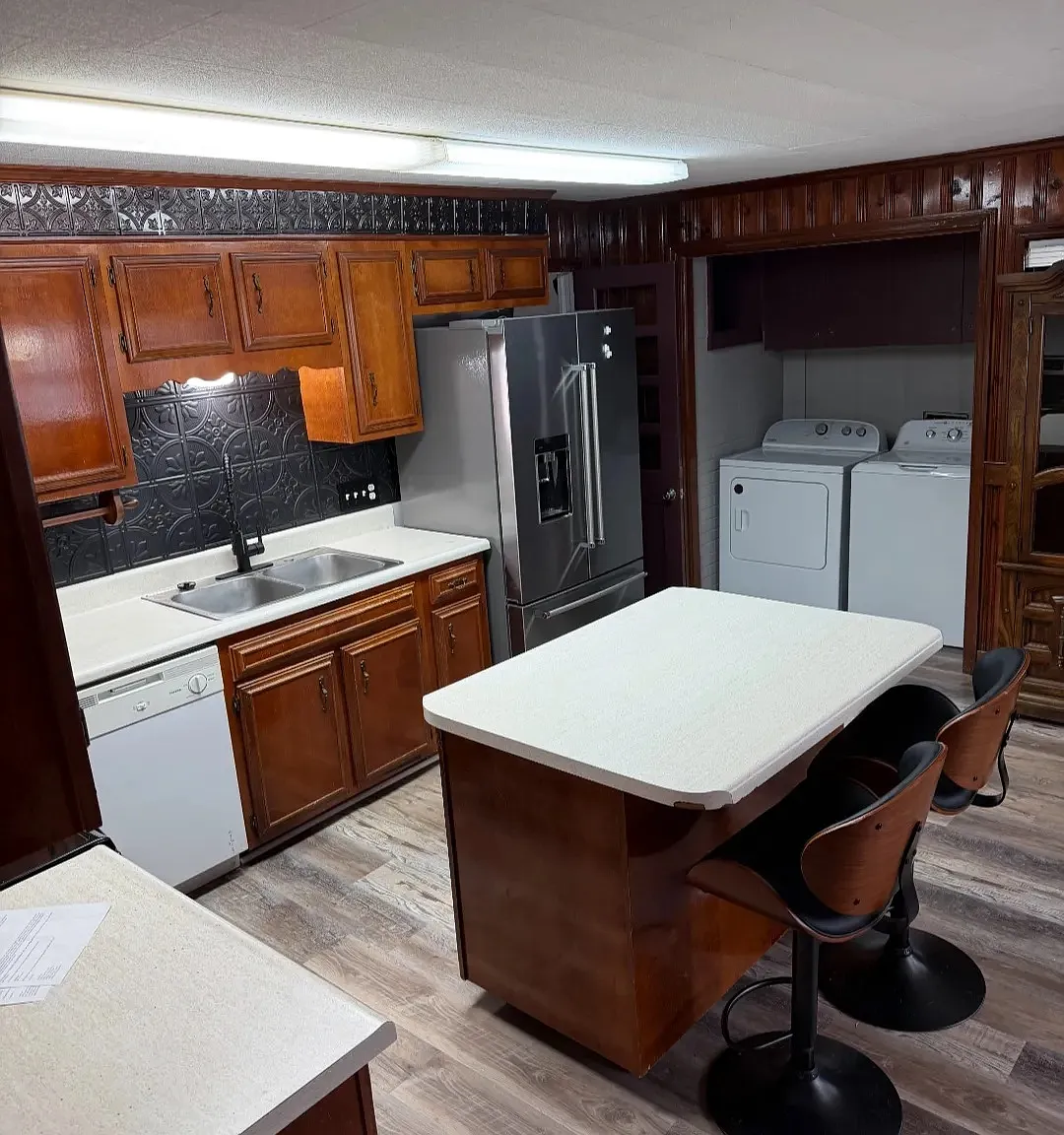 2 bed, 1700 sqft, $750 — Photo 1