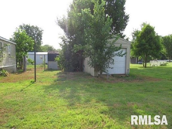 3rd image of 503 Stacey Dr