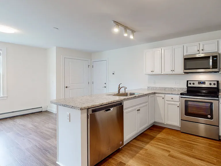 Autumn Woods Apartments — Photo 64