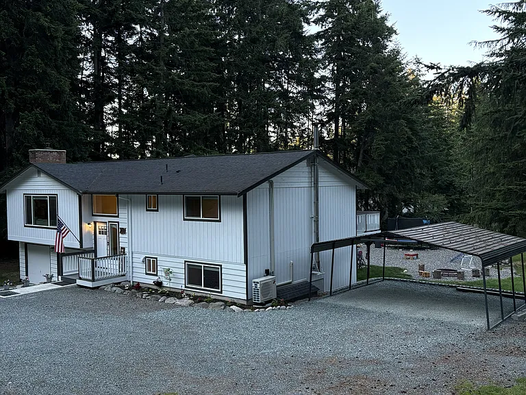 2742 Umatilla Dr — Photo 1