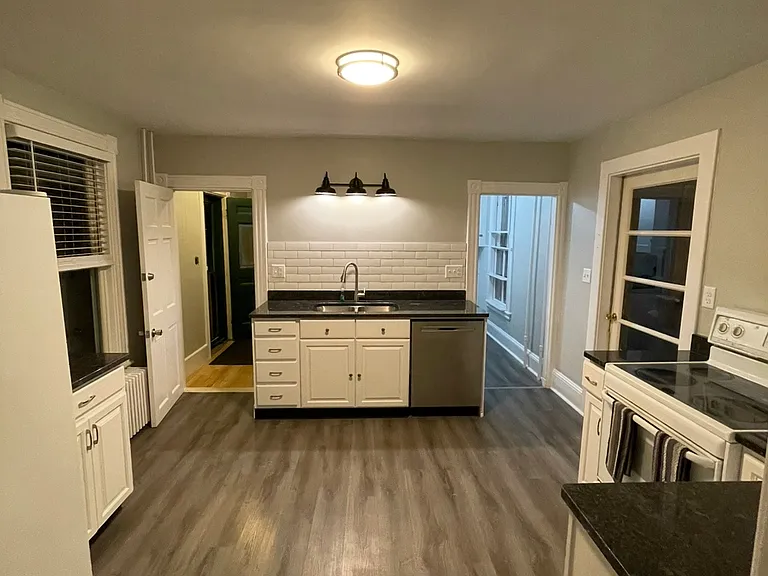 136 Elm St #1 — Photo 3