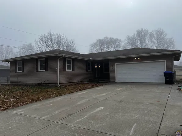 215 Ross Ct, Rossville, KS 66533