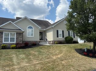 6808 Twin Oaks Ct, Canfield, OH 44406