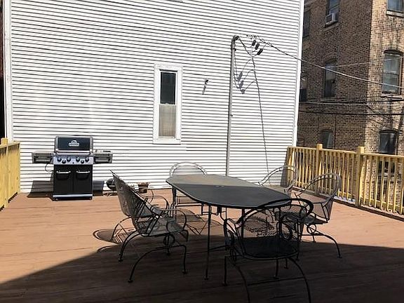 2nd image of 1115 W Newport Ave #412