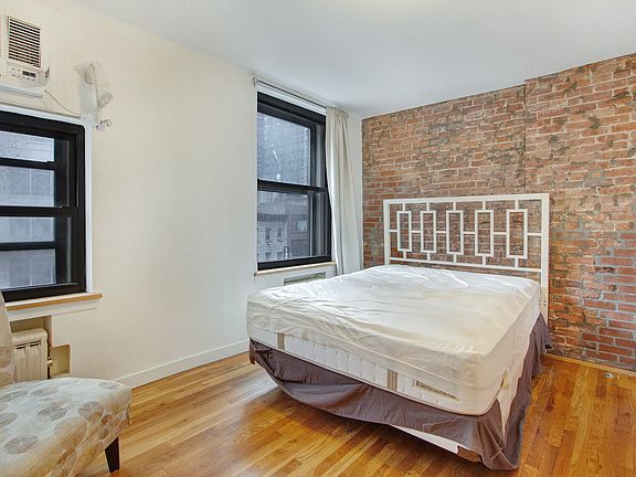 4th image of 1015 6th Ave APT 4B