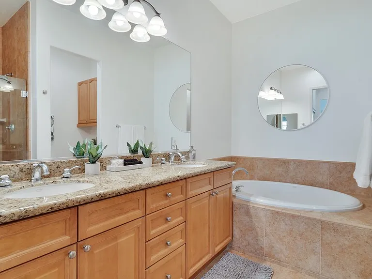 48484 Legacy Dr — Photo 32