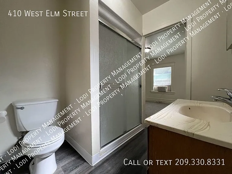 410 W Elm St — Photo 13