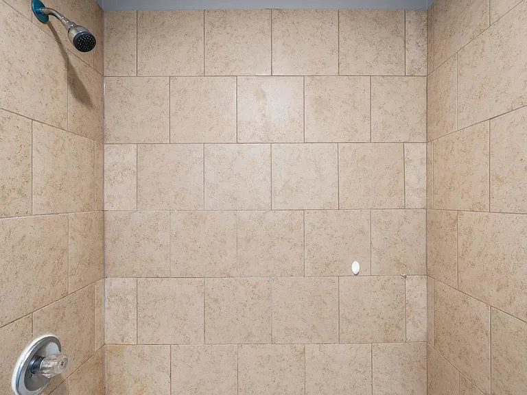 26-28 Lawrence St #28-6 — Photo 11