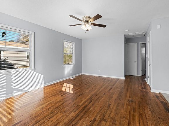 3rd image of 1708 W Arrowhead St #1710