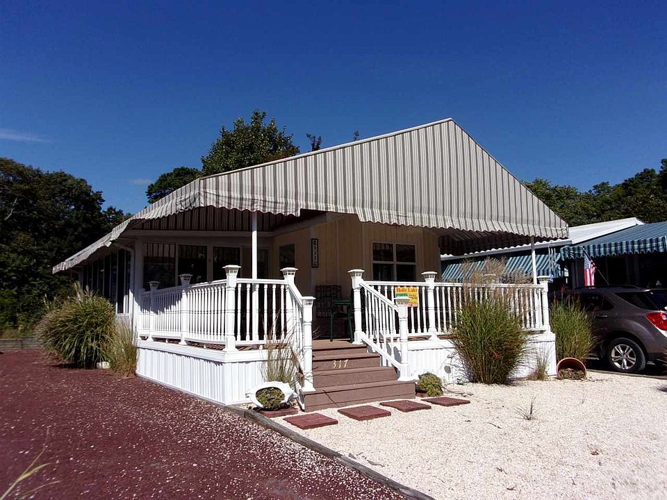 1st image of 317 Holly Dr #317