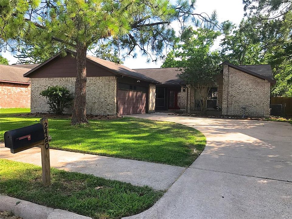 1st image of 2420 Laura Ln