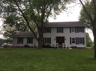 3921 W Bluffs Rd, Springfield, IL 62711