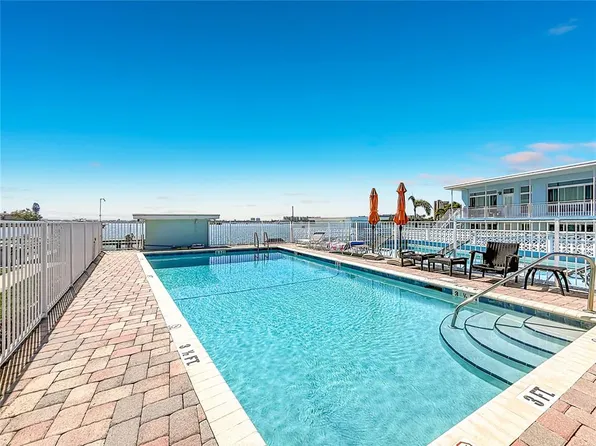 1840 Shore Dr S APT 5, South Pasadena, FL 33707