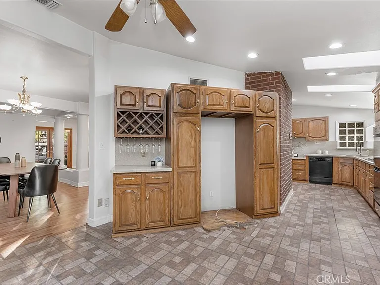 9348 Tujunga Canyon Blvd — Photo 28