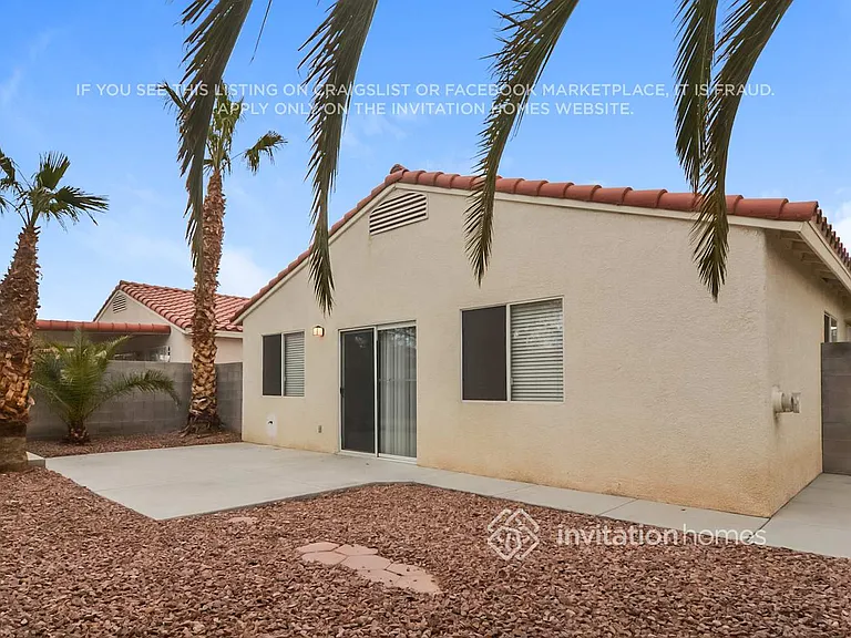 1054 Whispering Birch Ave — Photo 15