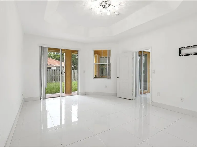 3802 SW 165th Ter — Photo 23