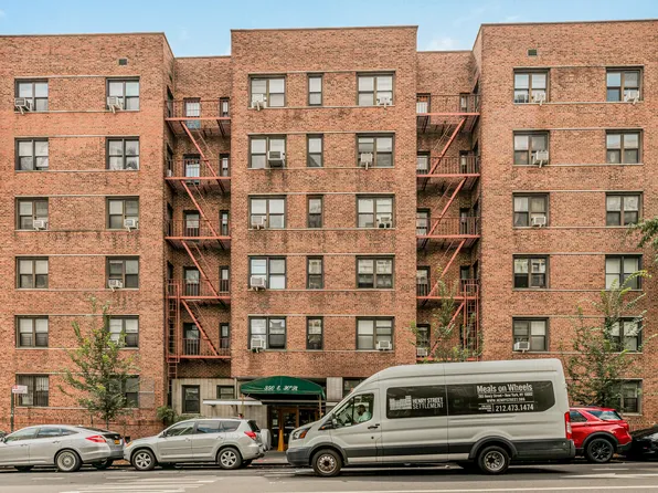 350 East 30th Street image 1 of 8