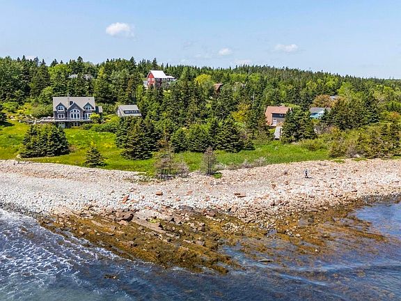 5th image of 1741 Cow Bay Rd