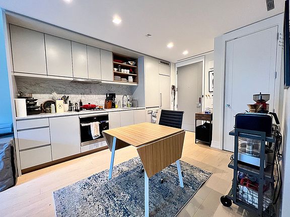 4th image of 550 Vanderbilt Ave #320