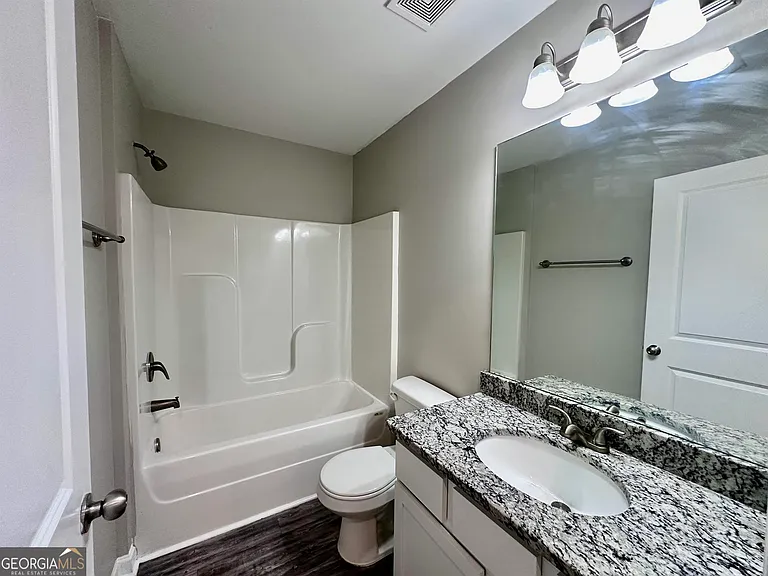 306 Ashigan St — Photo 16