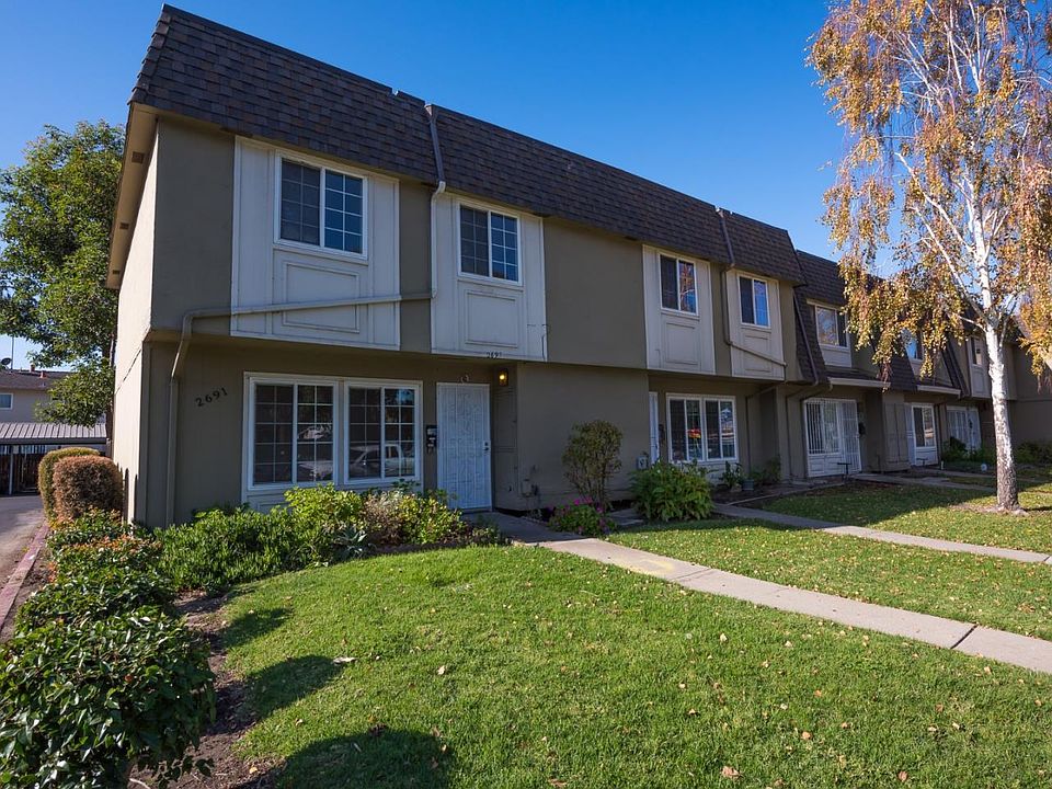 1st image of 2691 Camino Ecco