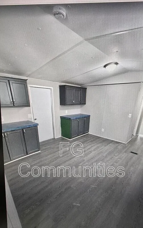 2 bed, 2.0 bath, $995 — Photo 4