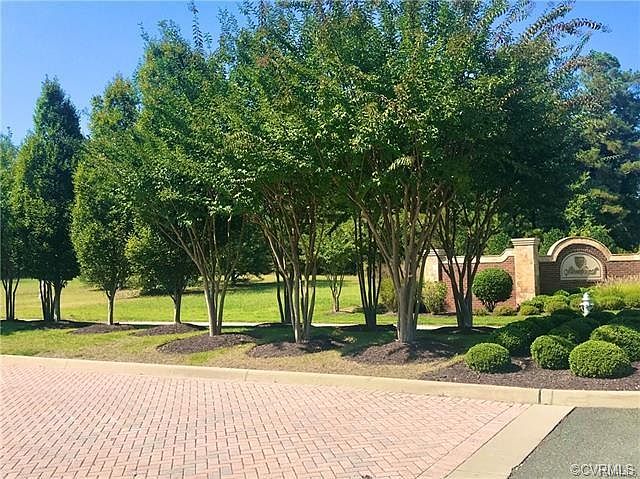 2nd image of 5700 Stonehurst Estates Ter