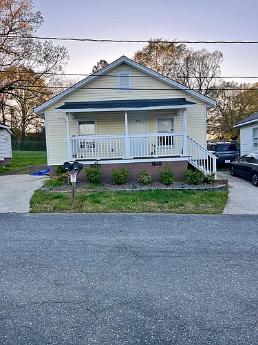 613 N Logan St Photo 1