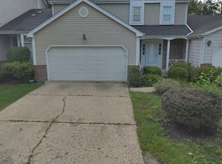 606 Dunsten Cir, Northbrook, IL 60062