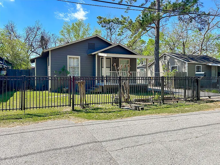 132 Grothe Ln — Photo 1