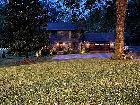 3rd image of 3824 Kingston Pike